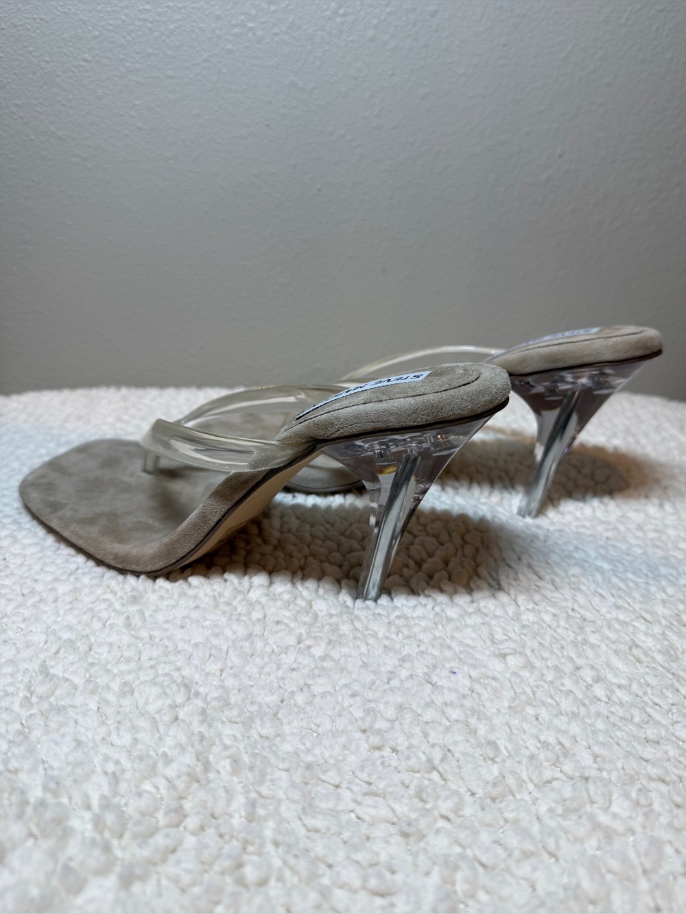 Steve Madden Clear Stiletto Thong Sandals. - Picture 8 of 11